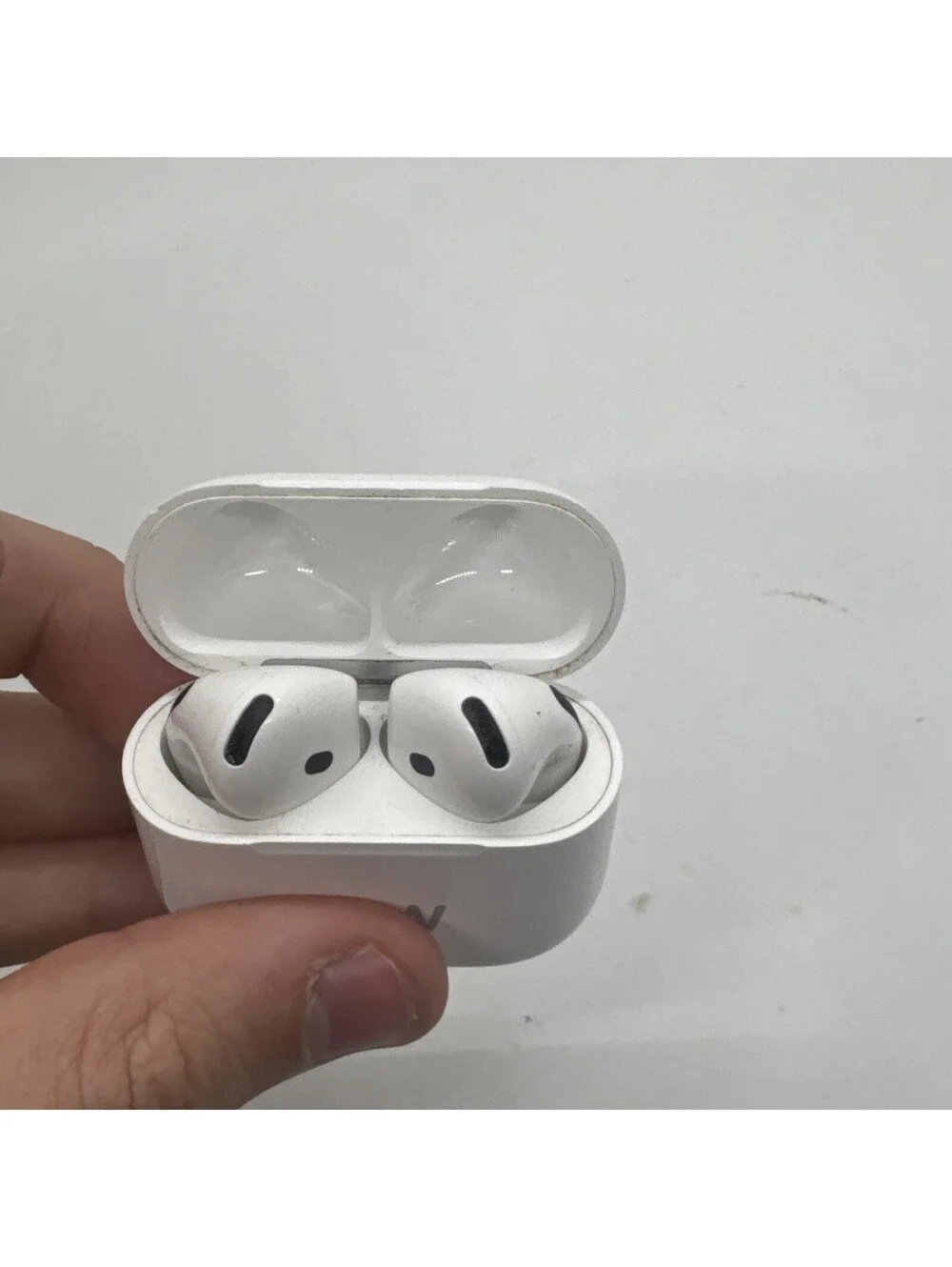 Apple AirPods 4th Gen ANC with MagSafe Charging Case A3056 A3055 A3059 MXP93LL/A